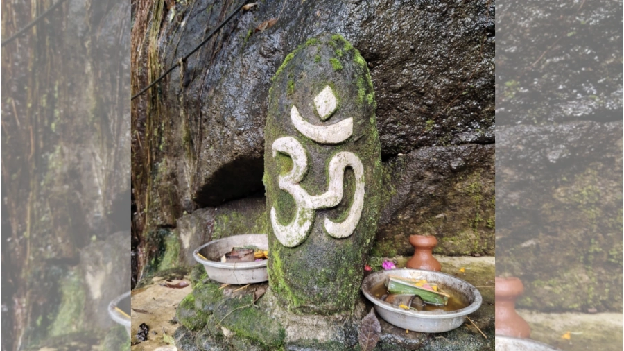 One day in Bali - riding through valleys, sacred places, and small adventures.