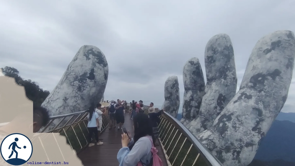fi_319_da_nang_golden_bridge
